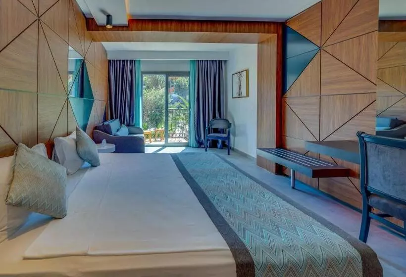 اتاق اساندارد با چشم‌انداز جانبی به دریا, Tui Magic Life Bodrum   Adults Only