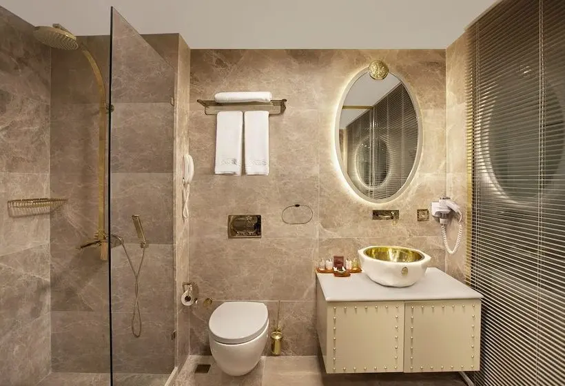 اتاق لوکس سه تخته, Sura Design Hotel & Suites