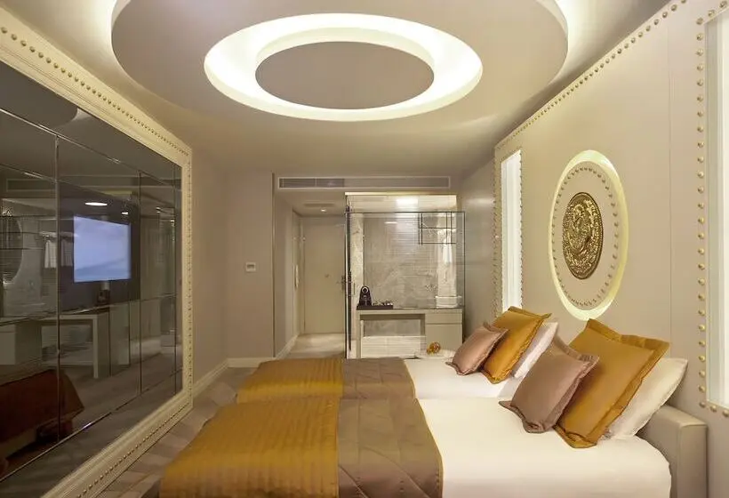 اتاق لوکس سه تخته, Sura Design Hotel & Suites