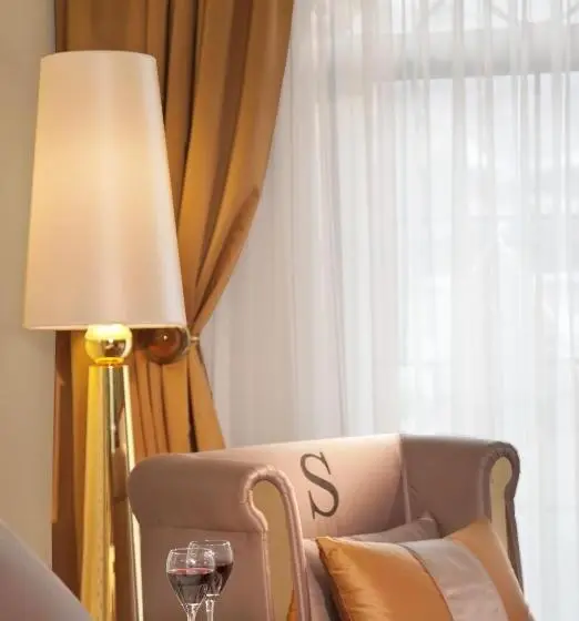 اتاق لوکس, Sura Design Hotel & Suites