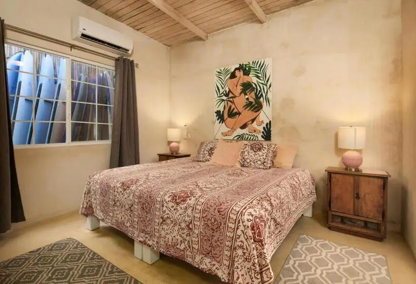 استودیوی لوکس, My Sisters House Female Only
