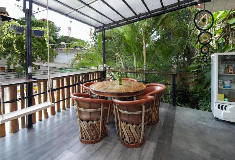 デラックススタジオ, My Sisters House Female Only