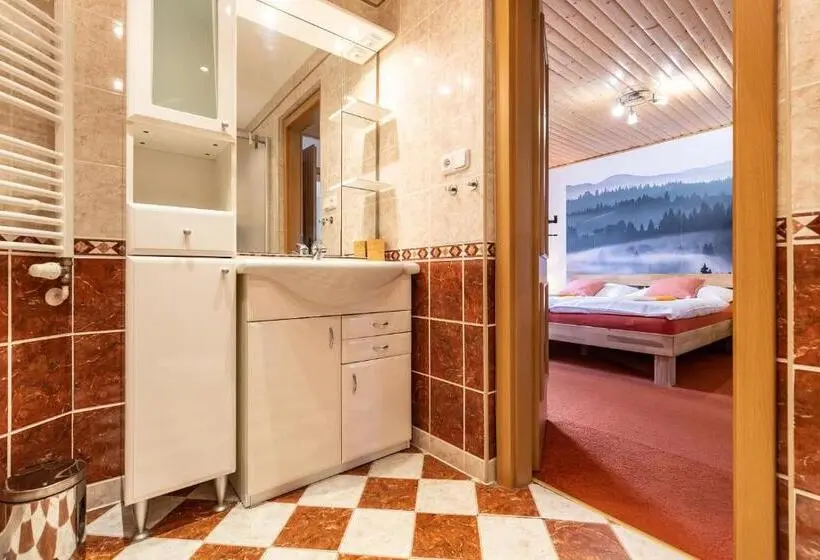 バルコニー付き1ベッドルームアパートメント, Apartmány Nad šlikovkou