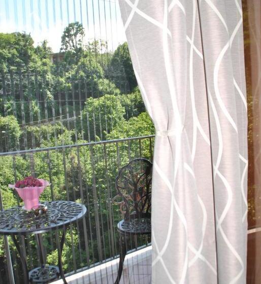 غرفة إقتصادية, B&b 40 Steps