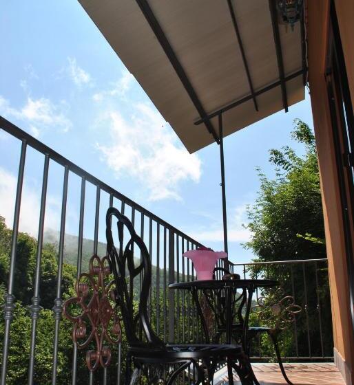 اتاق اکونومی, B&b 40 Steps