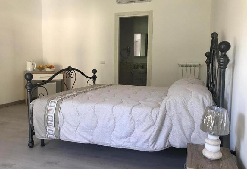 اتاق اکونومی, B&b 40 Steps