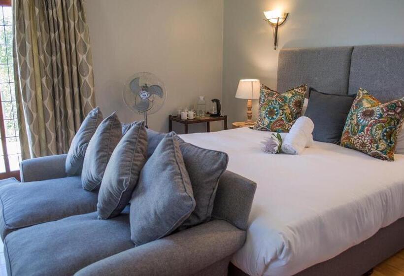 スタンダードルーム, Churchill House