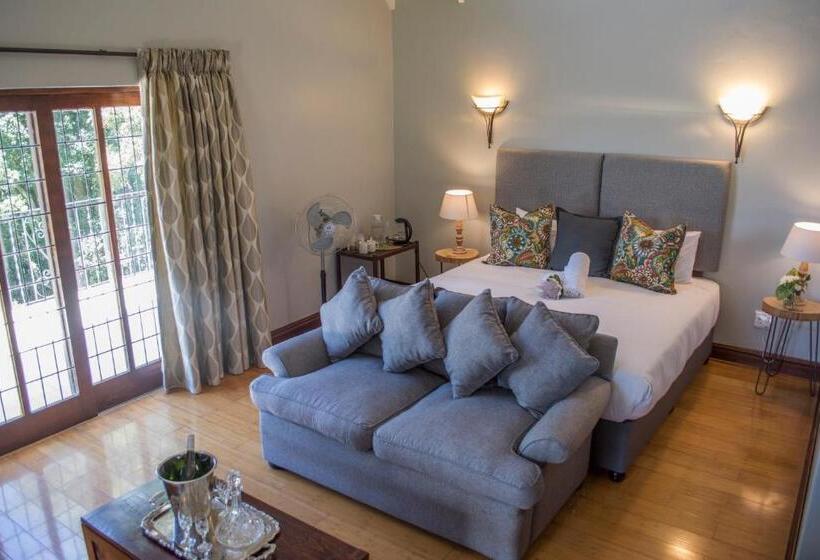 スタンダードルーム, Churchill House