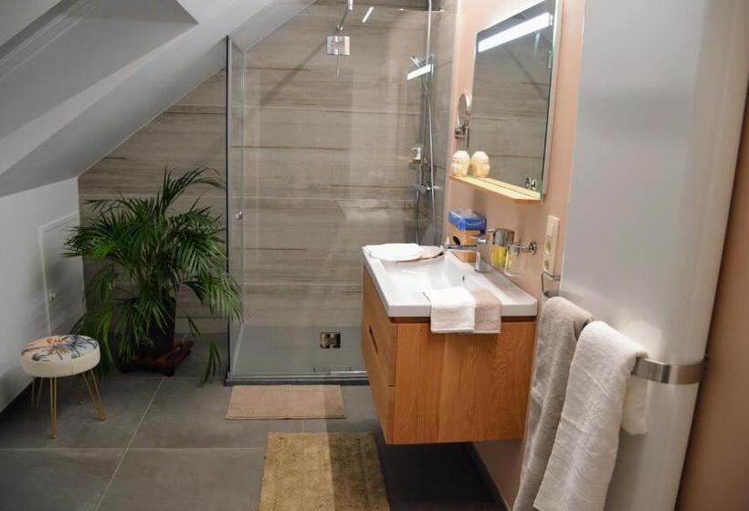 디럭스 룸, Plumes Et Pinceaux