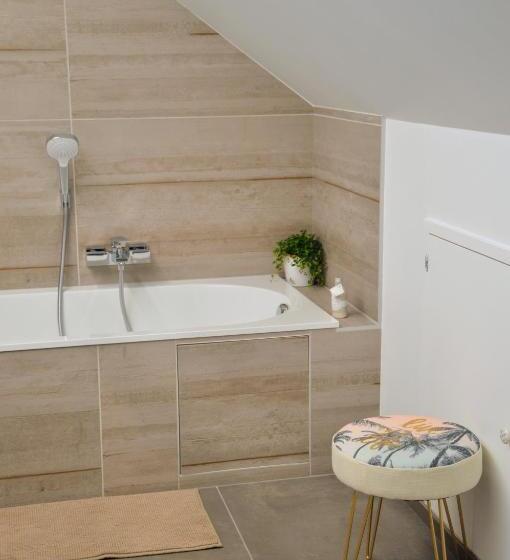 디럭스 룸, Plumes Et Pinceaux