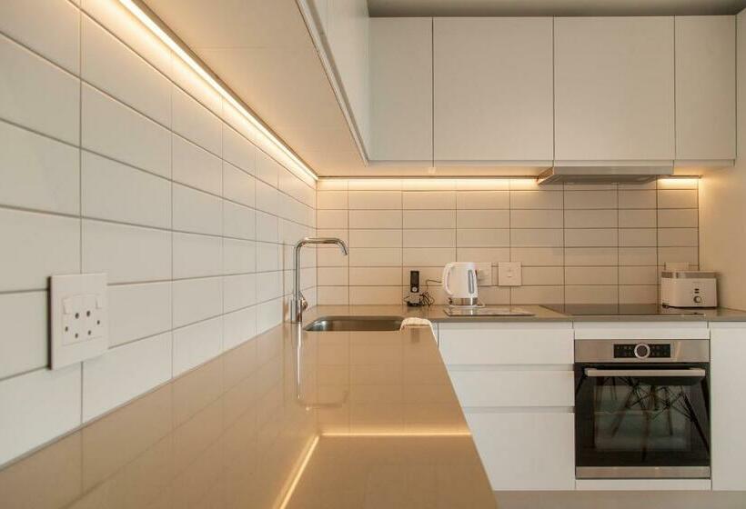Apartamento 1 Dormitório com Vistas, 117 On Strand   Luxury Apartments