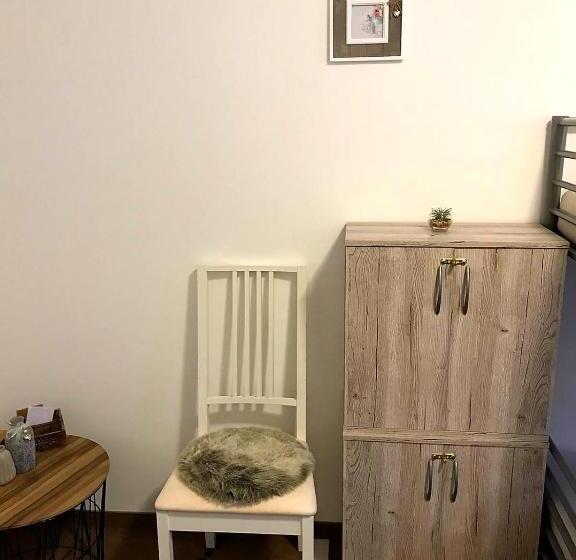 تختخواب در اتاق مشترک, New Hostel Berlin Mitte Free Snack Hot Tea And Coffee