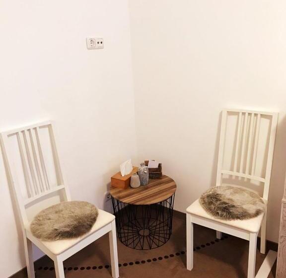 تختخواب در اتاق مشترک, New Hostel Berlin Mitte Free Snack Hot Tea And Coffee