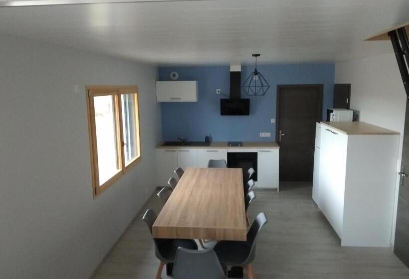 Suite with lake view, L Esca Lac