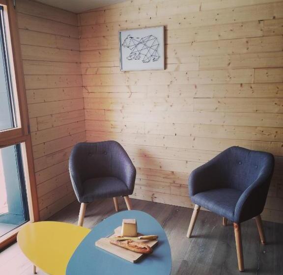 Suite with lake view, L Esca Lac