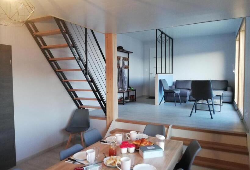 Suite with lake view, L Esca Lac