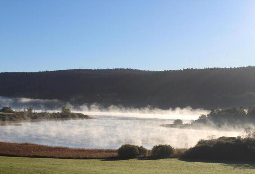 Suite with lake view, L Esca Lac