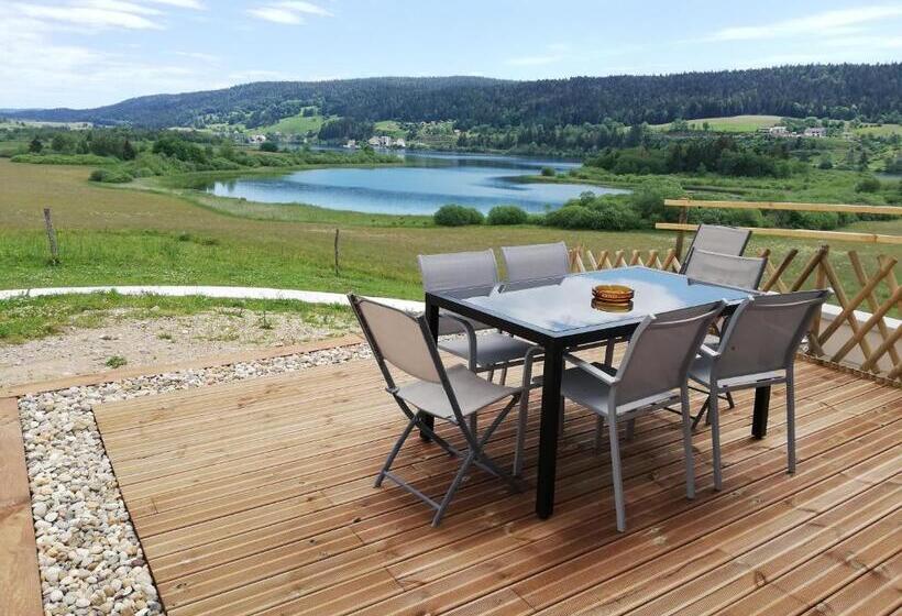 Suite with lake view, L Esca Lac