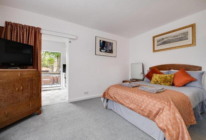 标准工作室带阳台, The Ferryman Art Deco Studios In Central Southsea