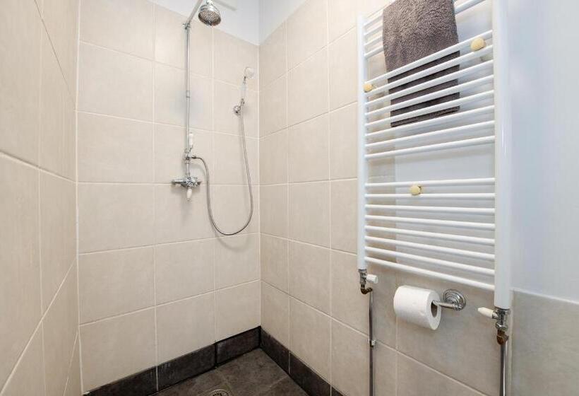 标准工作室带阳台, The Ferryman Art Deco Studios In Central Southsea