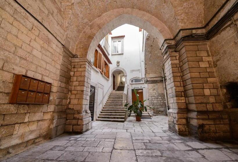 جناح, Milcovich Suites