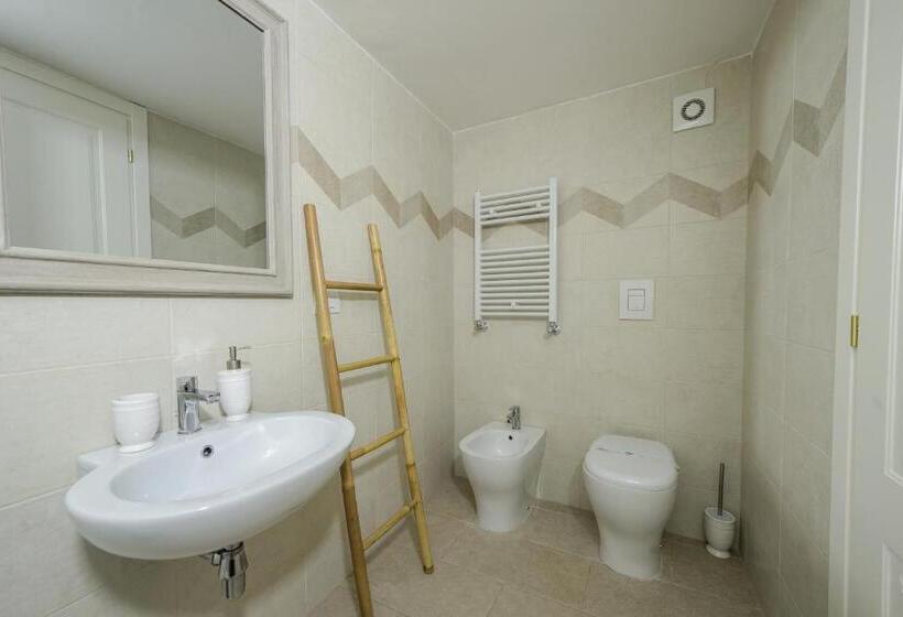 سوییت جونیور, Milcovich Suites