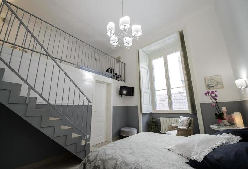 جناح جونيور, Milcovich Suites