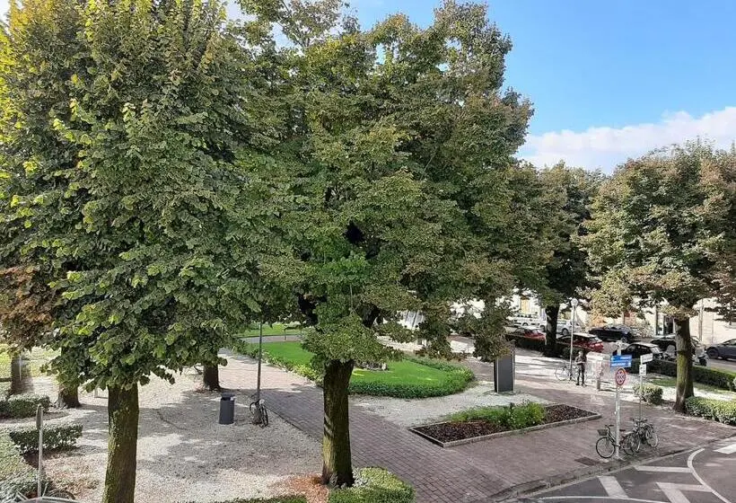 デラックススタジオ, Affittacamere Stazione Empoli