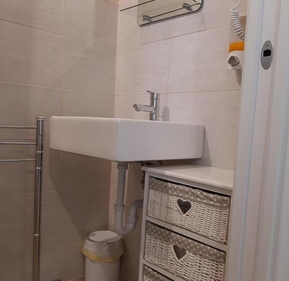 غرفة ديلوكس مزودة بشرفة, Affittacamere Stazione Empoli