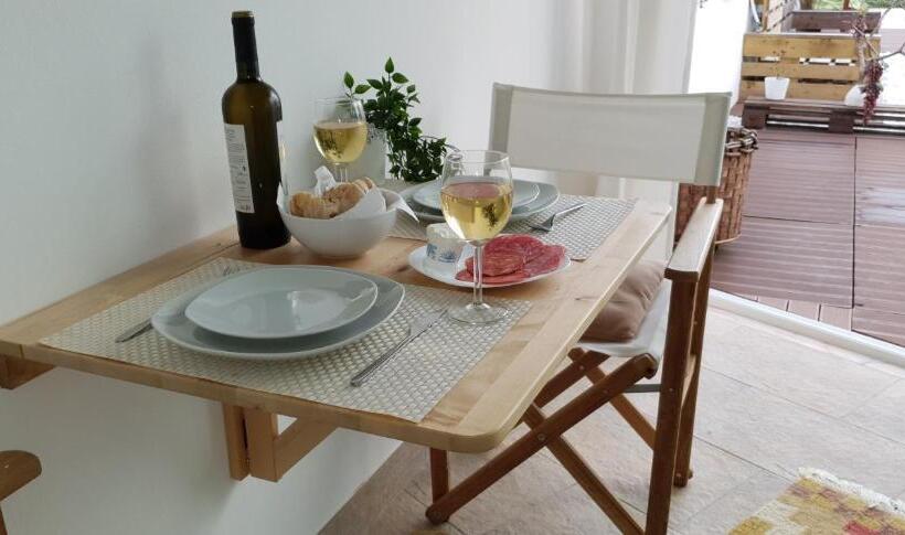 スーペリアスタジオ, Chez Nous