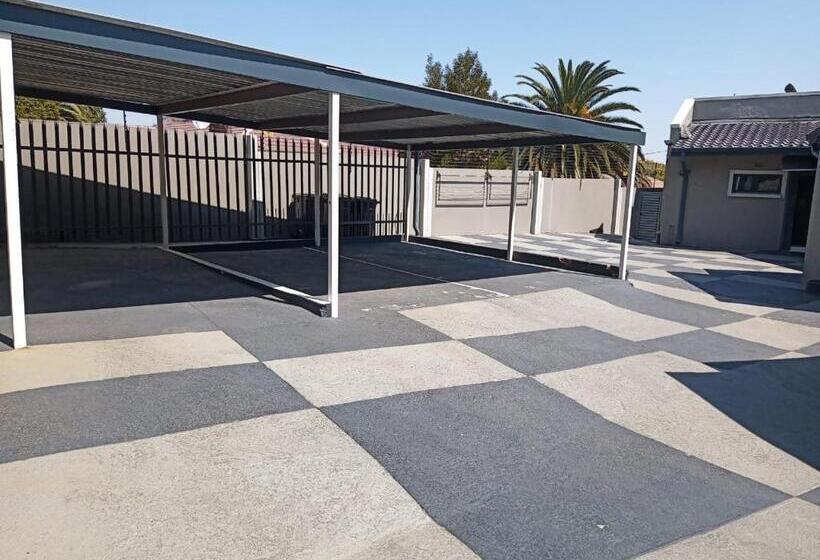 استودیو استاندارد با چشمانداز باغ, Urlyfstyle Cottage 10km From Or Tambo Int Airport