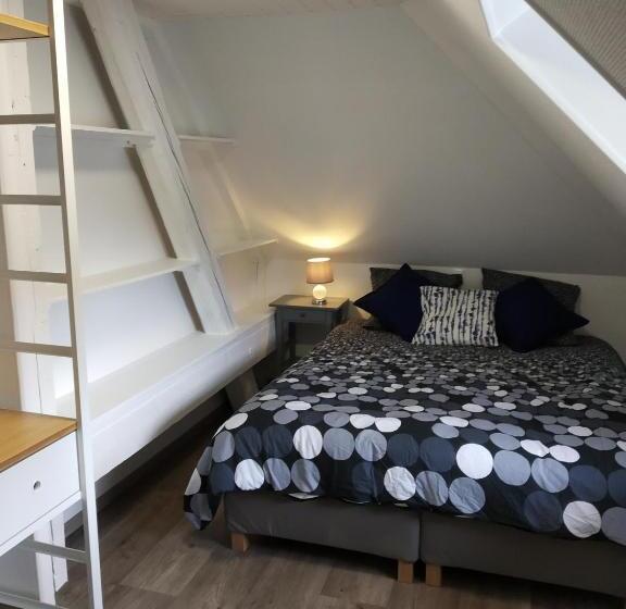 Семейный Номер, Chambre Du Relais