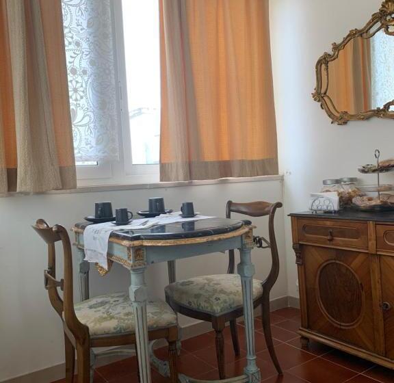 اتاق استاندارد با تخت بزرگ, La Casa Di Emanuella   Rooms & International Suites