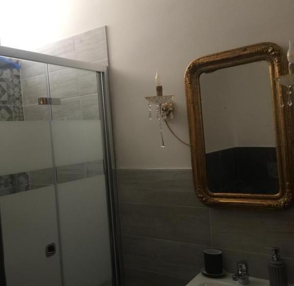 اتاق لوکس, La Casa Di Emanuella   Rooms & International Suites