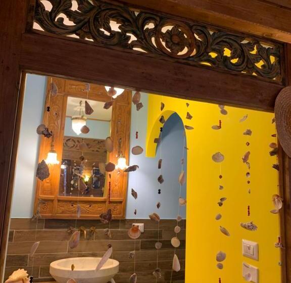 سوئیت با وان آب گرم, La Casa Di Emanuella   Rooms & International Suites