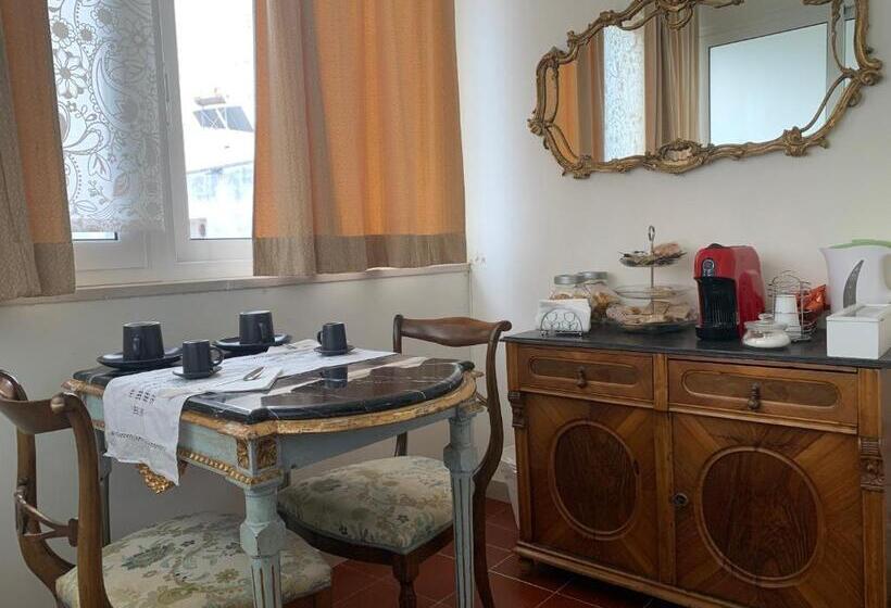 اتاق استاندارد با تخت بزرگ, La Casa Di Emanuella   Rooms & International Suites