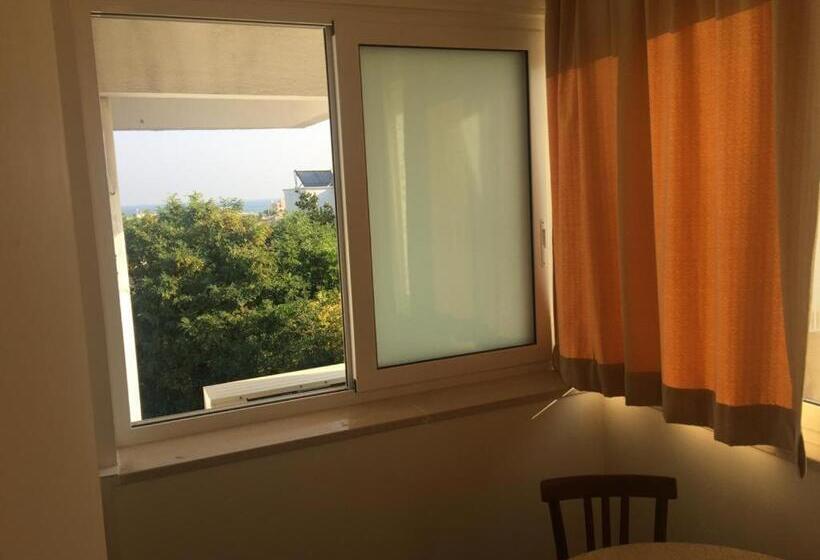 اتاق استاندارد با تخت بزرگ, La Casa Di Emanuella   Rooms & International Suites