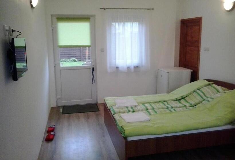 غرفة قياسية, Katica Vendégház