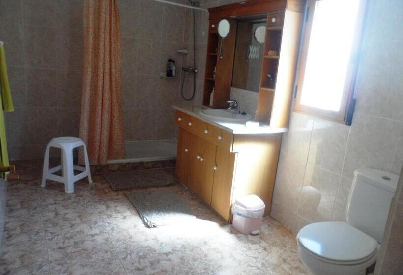 舒适三人间, Tara Casa Rural