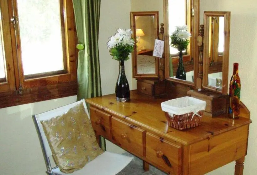 コンフォートトリプルルーム, Tara Casa Rural