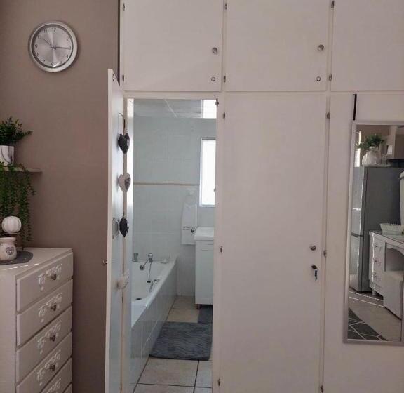 غرفة ديلوكس, The Vintage Crane Guest House