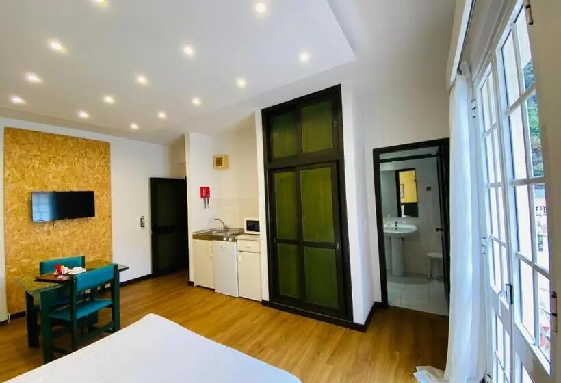 سوییت جونیور, Vale Mar Guest