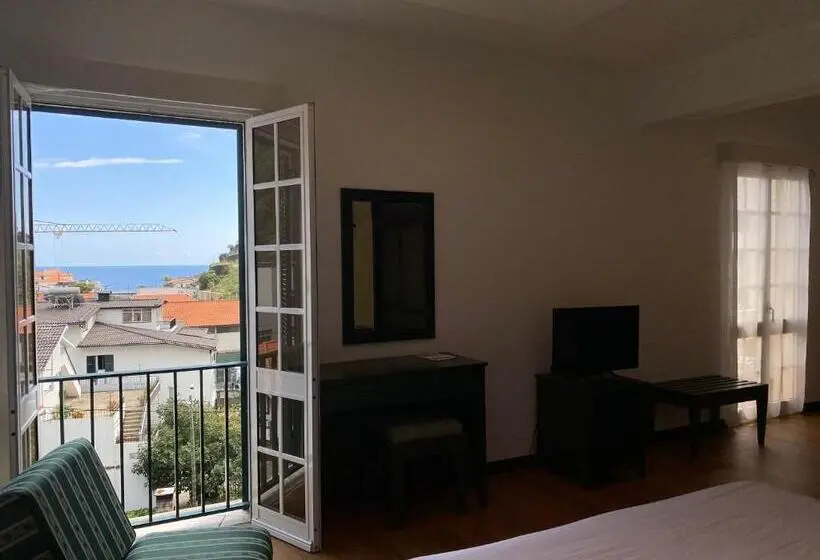 استودیوی سوپریور, Vale Mar Guest