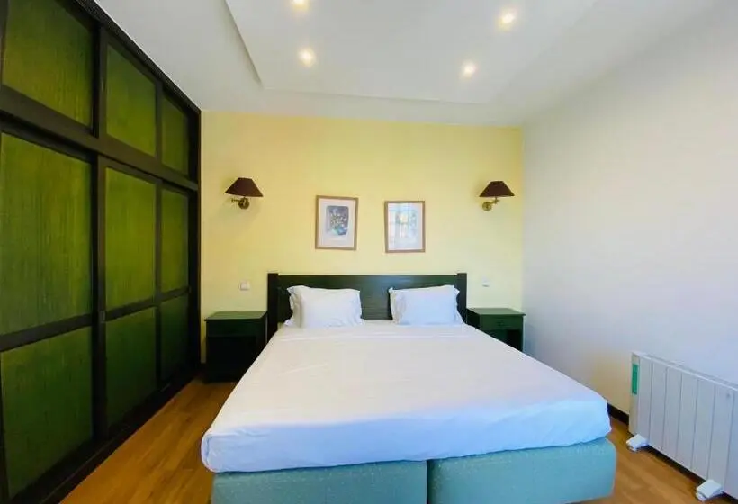 استودیوی سوپریور, Vale Mar Guest