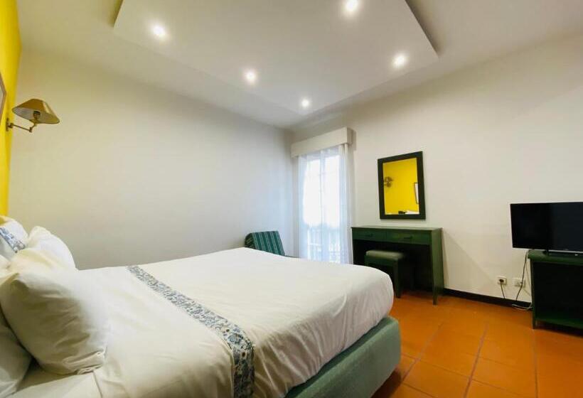 标准工作室, Vale Mar Guest