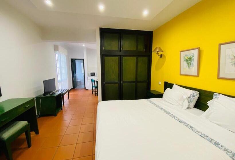 标准工作室, Vale Mar Guest