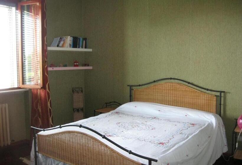 标准三人间, La Casa Dei Pini