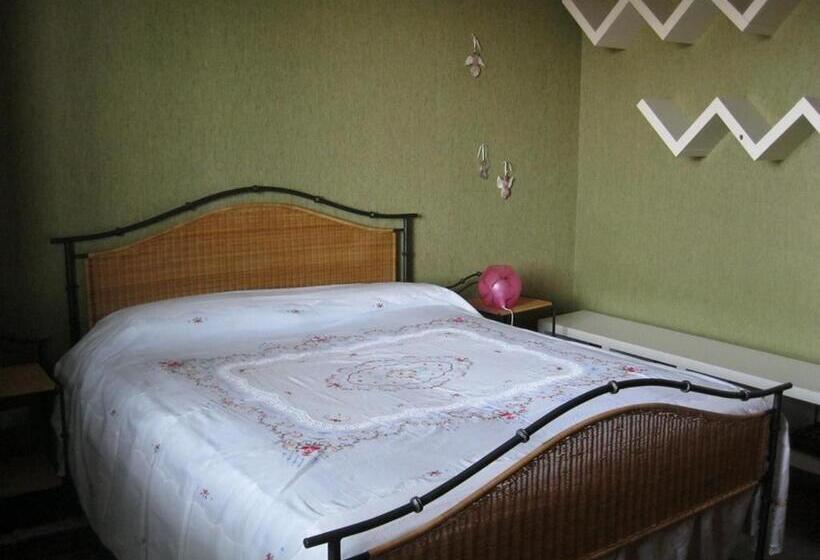 Номер Стандарт Трехместный, La Casa Dei Pini