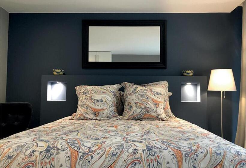 디럭스 룸 킹사이즈 침대, Les Tchanquées