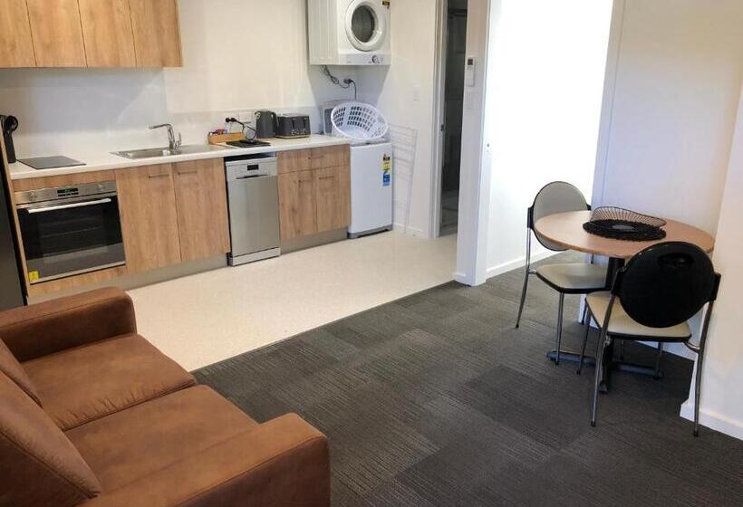 חדר סטודיו סטנדרד, Risdon Brook